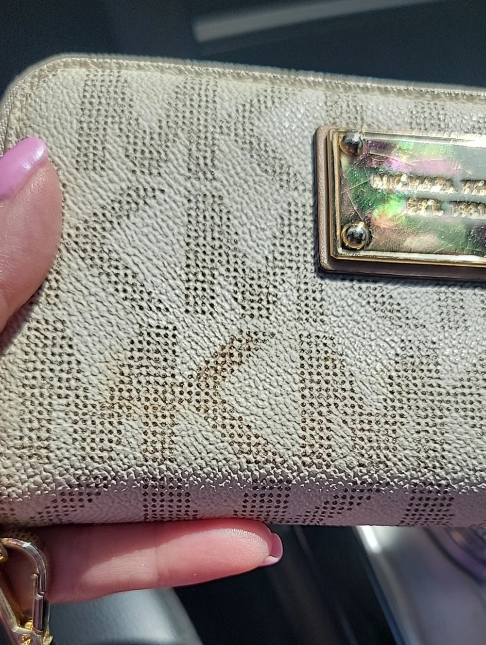 Michael Kors Jet Set Signature Logo Continental Wallet In Vanilla